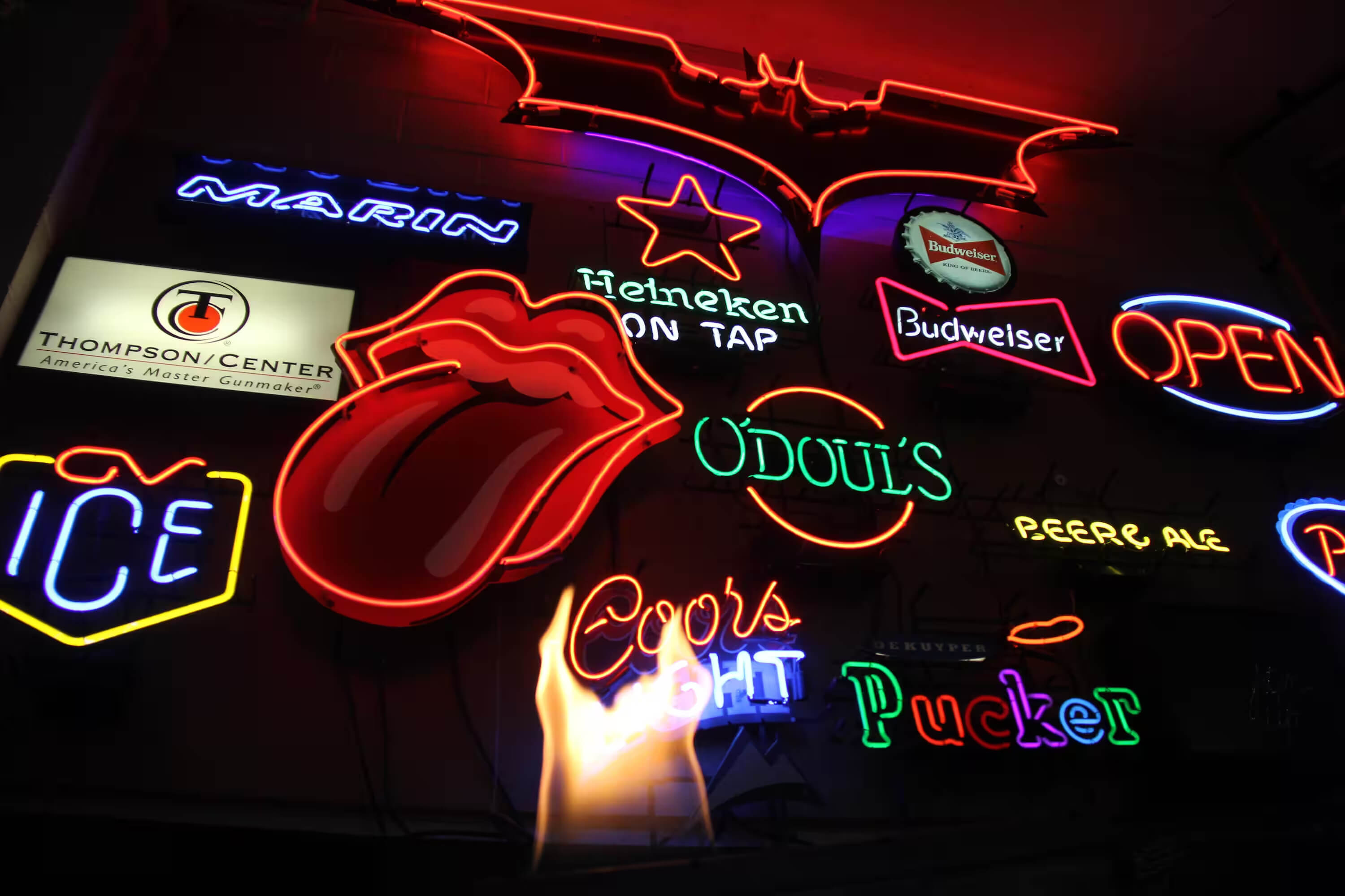 Custom neon signs hub Custom neon signs hub