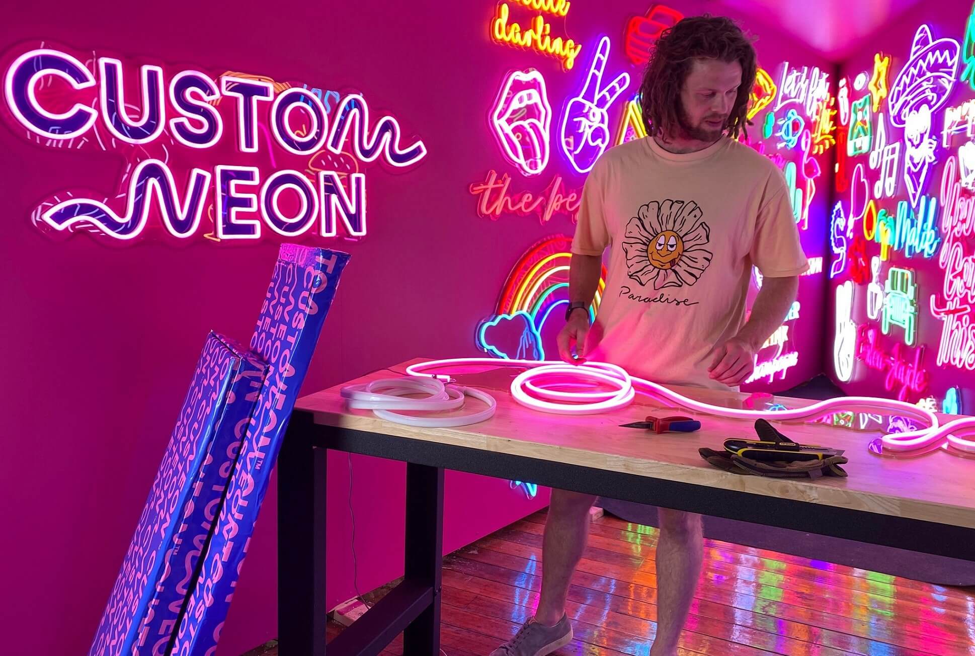 Making custom neon signs Making custom neon signs