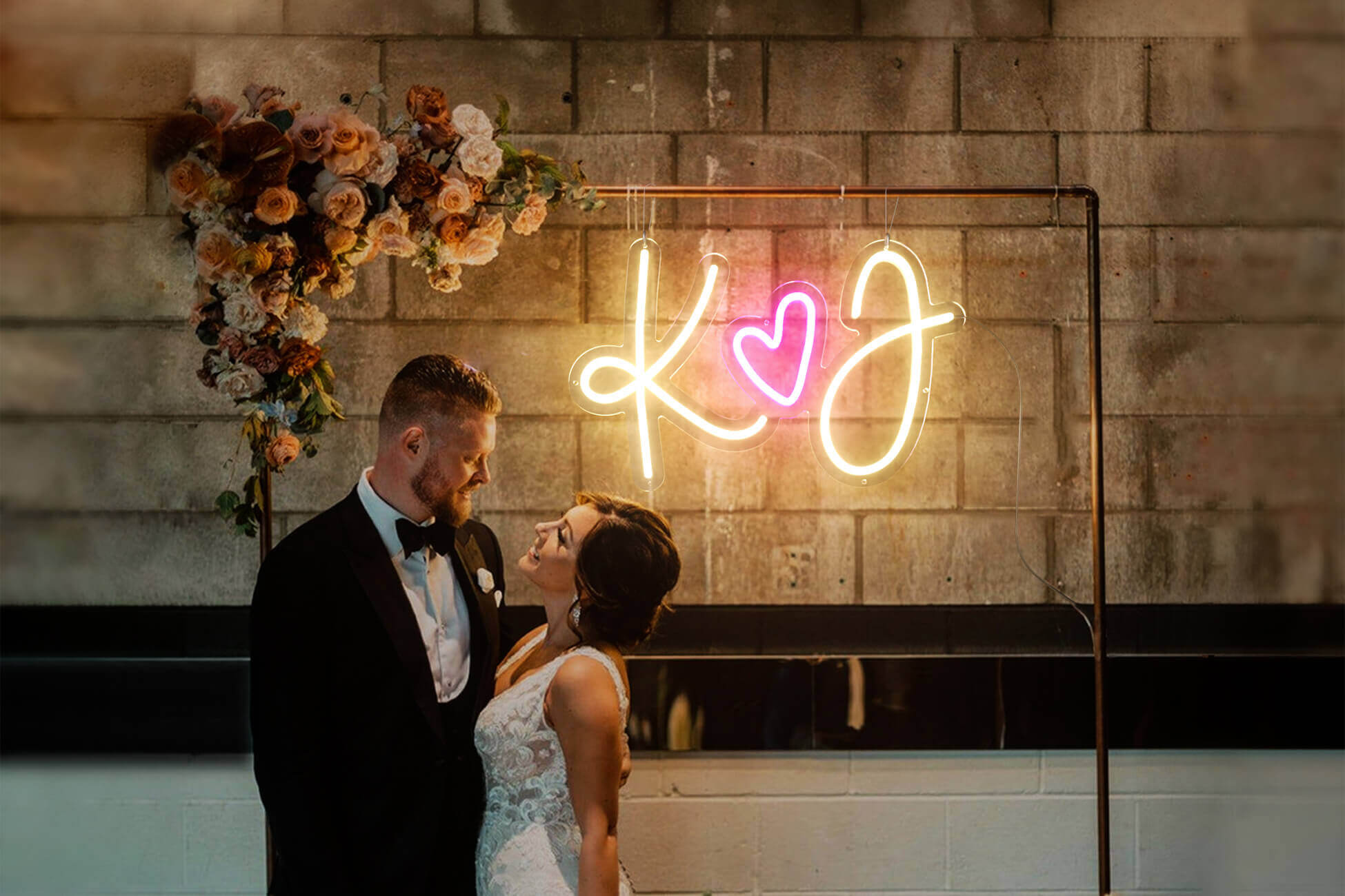 Say 'I Do' to neon wedding signs Say 'I Do' to neon wedding signs