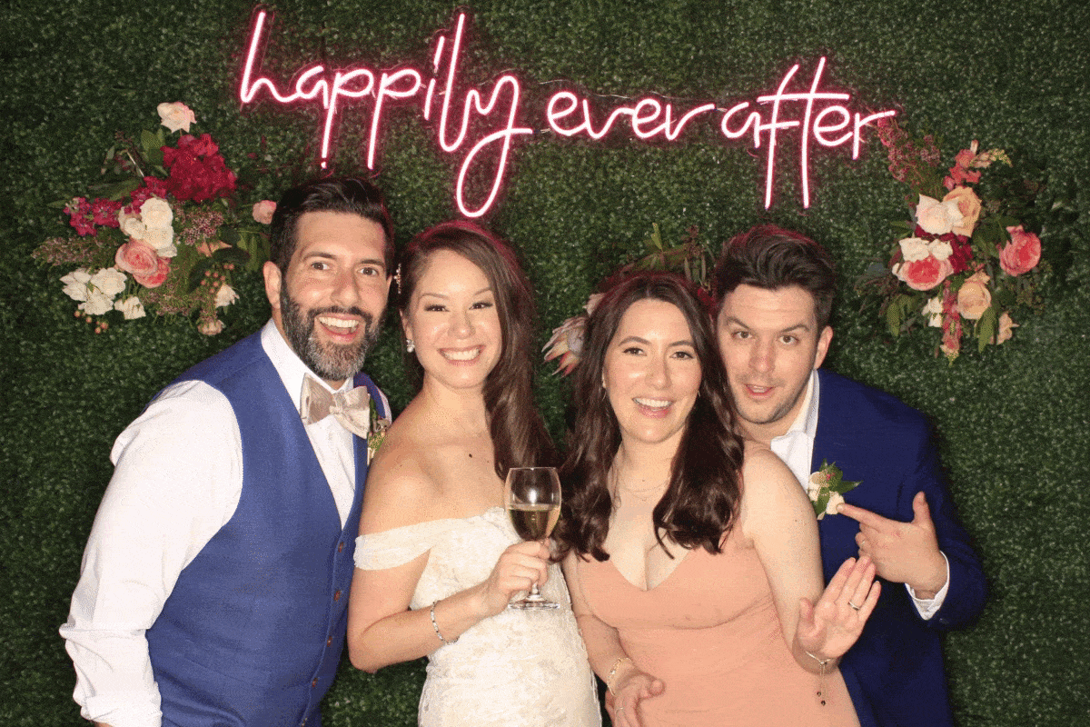 What to do with a neon sign for a wedding? What to do with a neon sign for a wedding?
