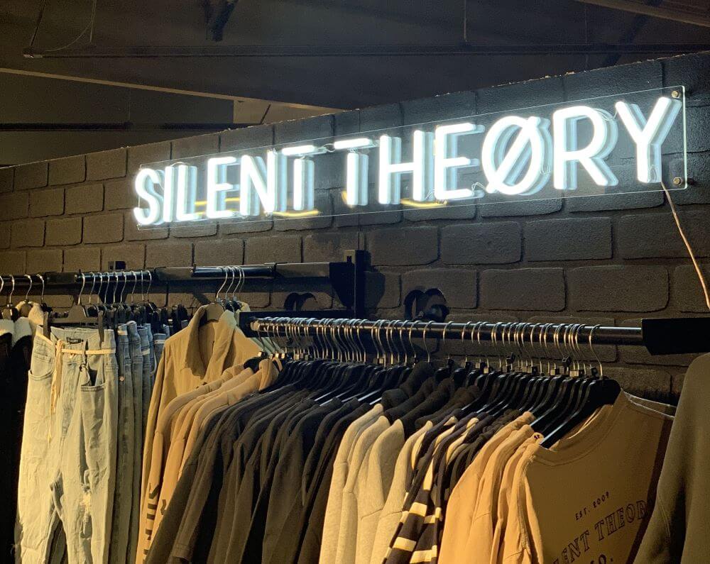Creative ways to use white neon signs for business and retail spaces Creative ways to use white neon signs for business and retail spaces